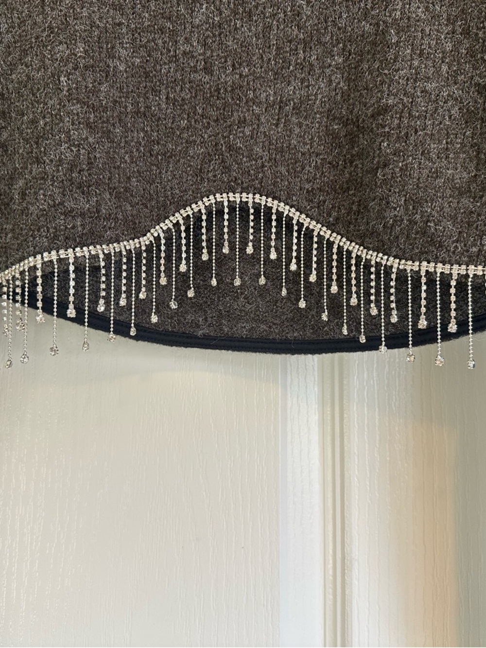 NWT Zara Cropped Rhinestone Sweater. Size: Small. Excellent condition - Picture 9 of 16